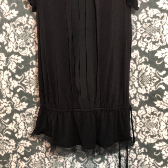 BCBGMAXAZRIA Black Top with Front Panel and Cinch - Picture 4 of 15